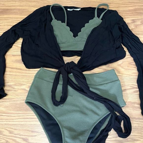 Cupshe Green Bikini - Picture 2 of 5